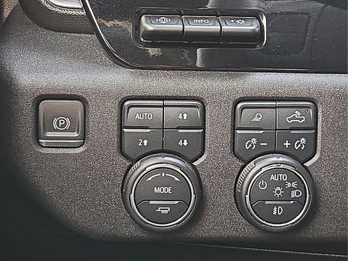 Used 2024 Chevrolet Silverado 2500 High Country w/ High Country Premium Package AWD/4WD image 18