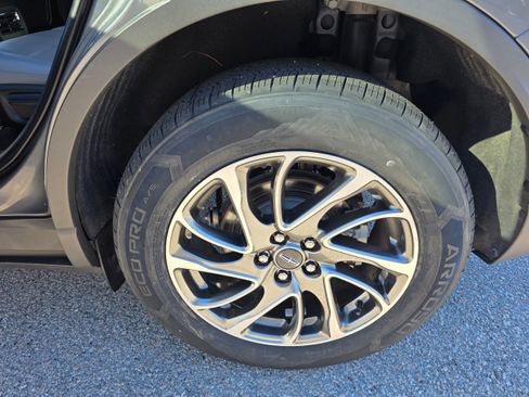 Used 2022 Lincoln Corsair FWD image 13