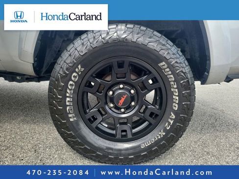 Used 2022 Toyota Tacoma SR5 w/ Technology Package image 7