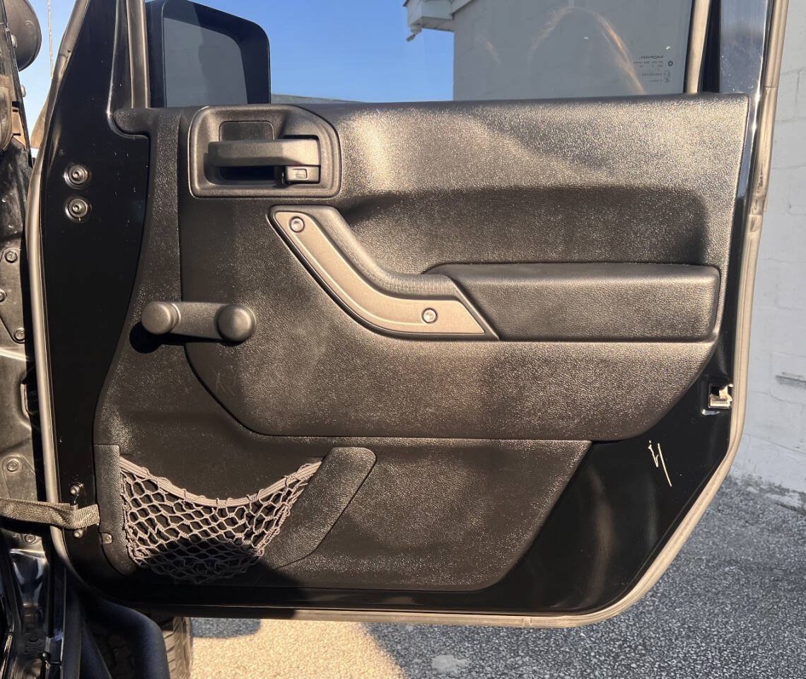 Used 2013 Jeep Wrangler Sport AWD/4WD image 14