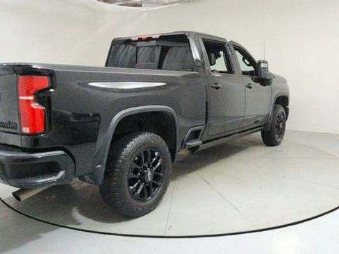 Used 2025 Chevrolet Silverado 2500 High Country w/ Midnight Edition image 5