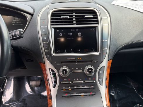 Used 2019 Lincoln Nautilus Select FWD image 14