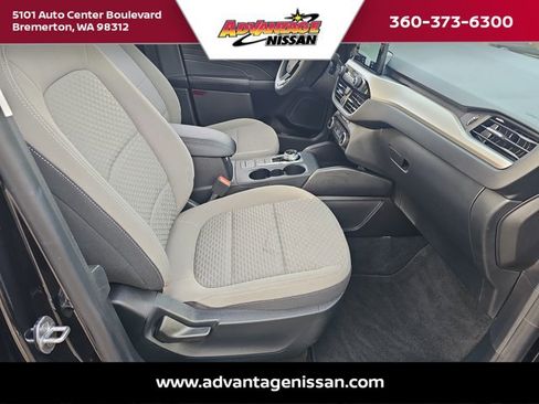 Used 2021 Ford Escape SE image 18