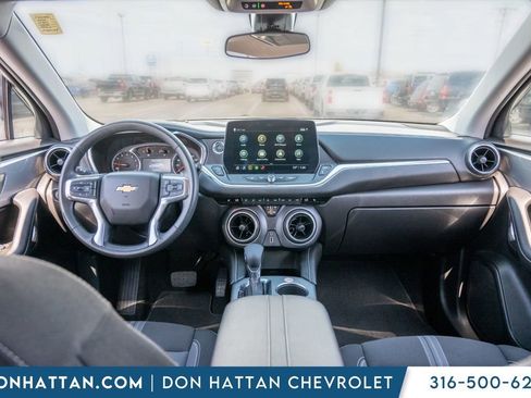 Used 2025 Chevrolet Blazer LT AWD/4WD image 3