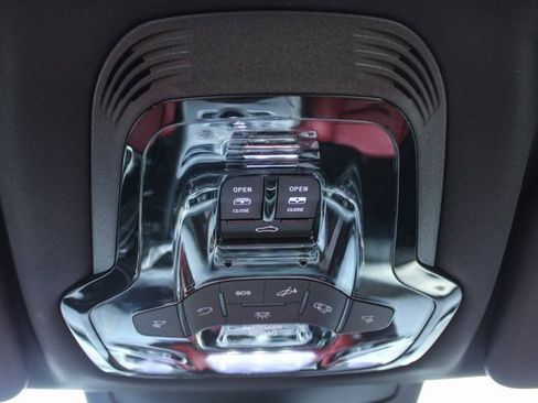 Used 2024 Alfa Romeo Stelvio Veloce image 30