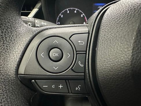 Used 2025 Toyota Corolla LE image 19