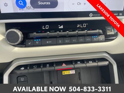 Used 2023 Toyota Tundra Capstone AWD/4WD image 37