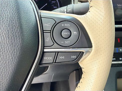 Used 2019 Toyota Avalon Limited FWD image 37