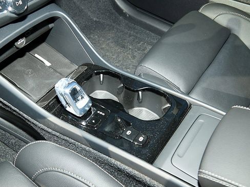 New 2026 Volvo XC40 B5 Plus w/ Climate Package image 17