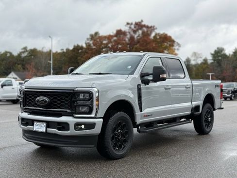 New 2026 Ford F250 Lariat w/ Black Appearance Package image 10