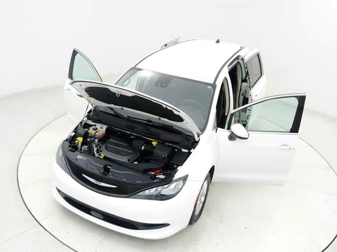 Used 2023 Chrysler Voyager LX FWD image 21