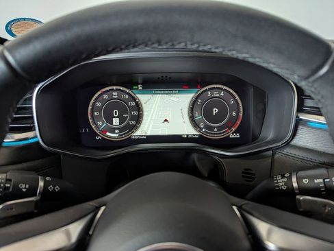 Used 2023 Jaguar F-PACE S image 41