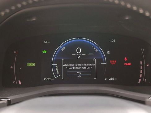 Used 2025 Toyota Camry SE image 17