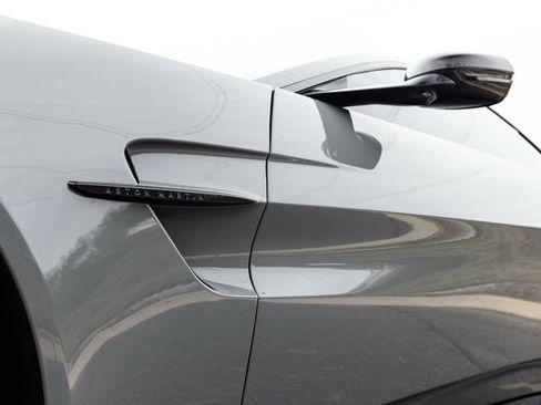 Used 2025 Aston Martin V8 Vantage Coupe image 20