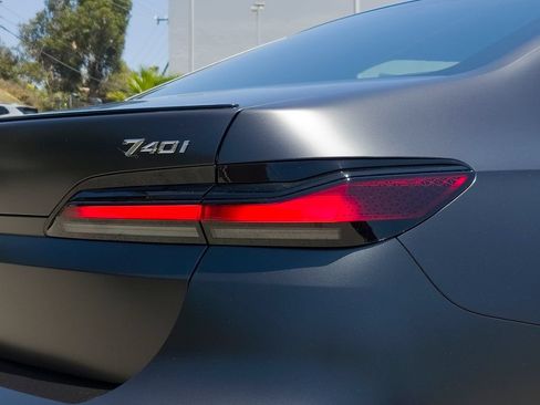 New 2026 BMW 740i RWD image 4