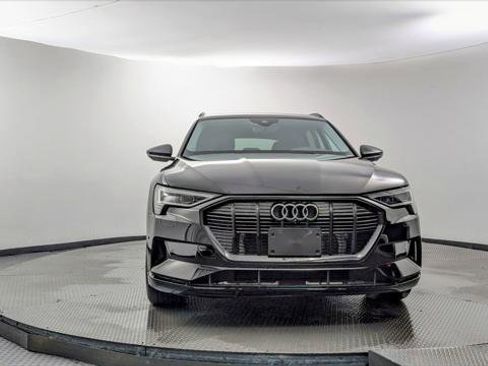 Used 2021 Audi e-tron Premium w/ Convenience Plus Package image 8