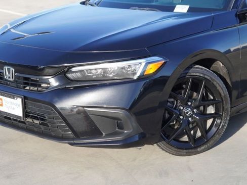 Used 2022 Honda Civic Sport image 4