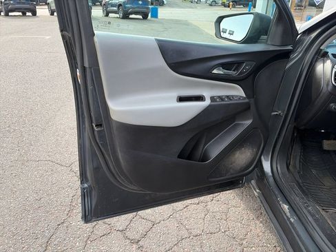 Used 2020 Chevrolet Equinox LS w/ LS Convenience Package AWD/4WD image 12