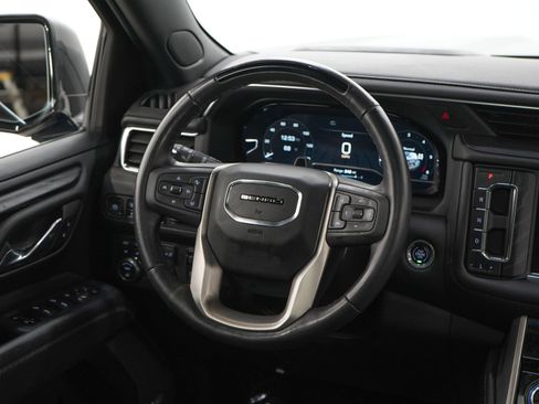 Used 2023 GMC Yukon Denali w/ Advanced Technology Package AWD/4WD image 15