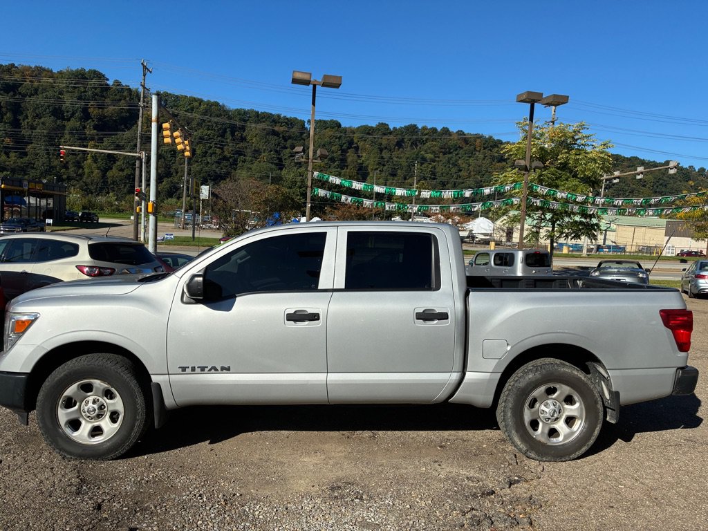 Used 2017 Nissan Titan S AWD/4WD image 2