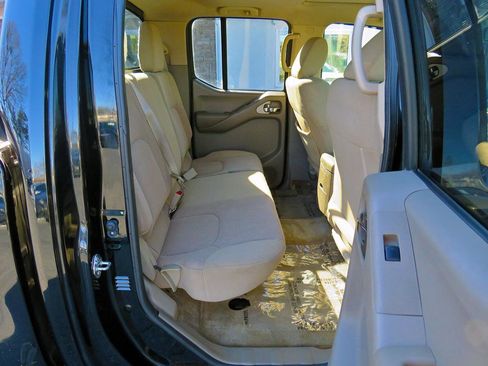 Used 2018 Nissan Frontier SV w/ Value Truck Package image 17