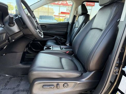 Certified 2026 Honda Odyssey EX-L image 13