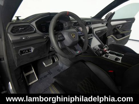 Used 2024 Lamborghini Urus Performante AWD/4WD image 15