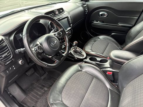 Used 2018 Kia Soul ! w/ Tech Package image 10