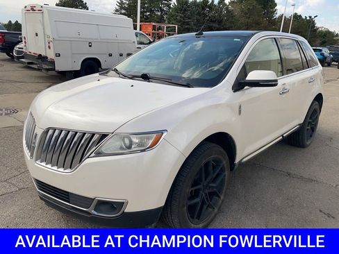 Used 2015 Lincoln MKX AWD w/ Equipment Group 102A image 7