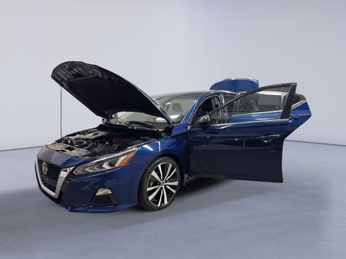 Used 2019 Nissan Altima 2.5 SR w/ SR Premium Package image 9