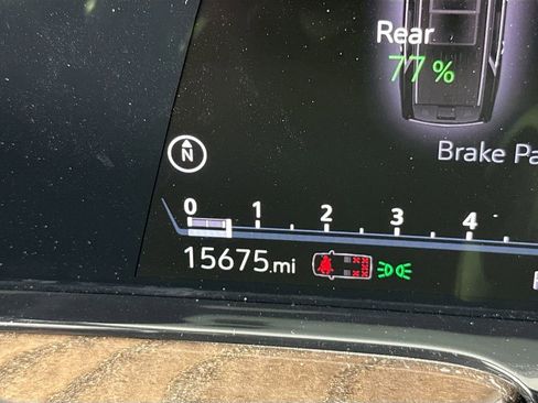 Used 2021 Cadillac Escalade Premium Luxury Platinum image 12