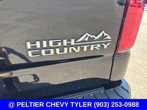 Used 2023 Chevrolet Silverado 1500 High Country w/ Technology Package AWD/4WD image 10