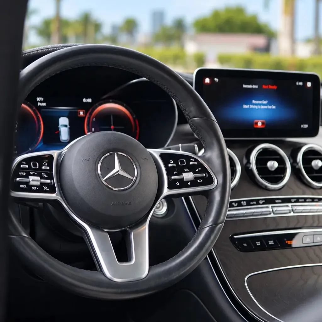 Used 2021 Mercedes-Benz GLC 300 4MATIC image 13
