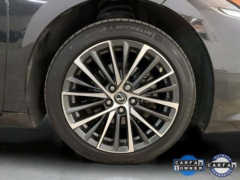 Used 2023 Lexus ES 300h w/ Premium Package image 29