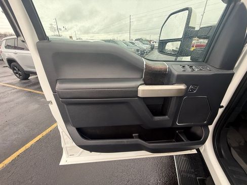 Used 2022 Ford F350 Lariat w/ Lariat Ultimate Package image 10