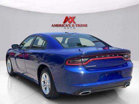 Used 2022 Dodge Charger SXT w/ Leather Interior Group RWD image 4