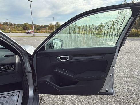 Used 2023 Honda Civic Sport image 17