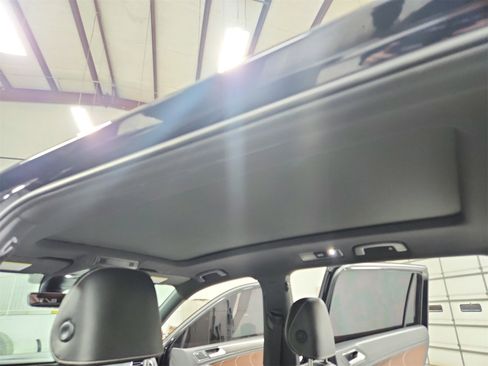 Used 2024 Volkswagen Tiguan SEL R-Line image 22