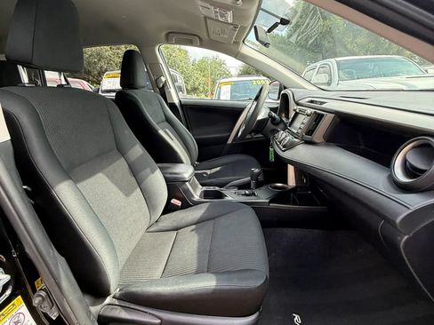 Used 2014 Toyota RAV4 LE FWD image 18