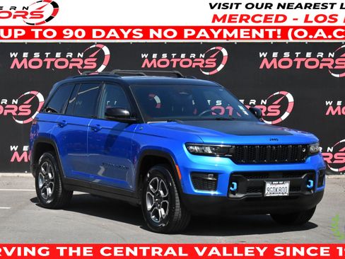 Used 2023 Jeep Grand Cherokee Trailhawk w/ Advanced Protech Group II AWD/4WD image 1