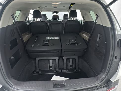 New 2026 Kia Carnival EX FWD image 16