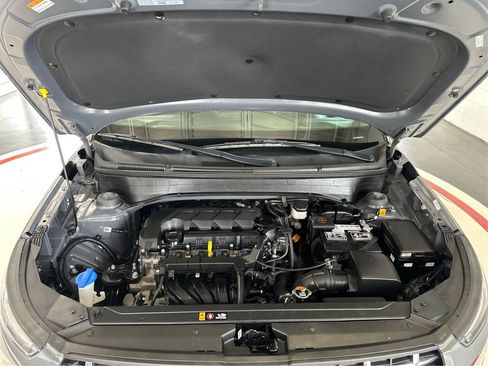 Used 2021 Hyundai Venue SEL FWD image 11
