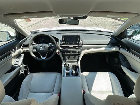 Used 2018 Honda Accord LX image 24