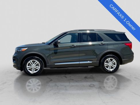 Used 2024 Ford Explorer XLT AWD/4WD image 3