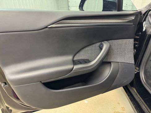 Used 2021 Tesla Model S Plaid image 8