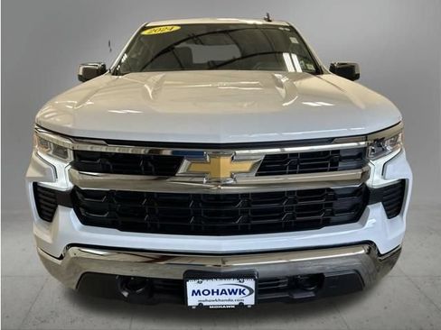 Used 2024 Chevrolet Silverado 1500 LT w/ Leather Package AWD/4WD image 9
