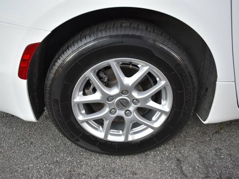 Used 2022 Chrysler Pacifica Touring-L FWD image 35
