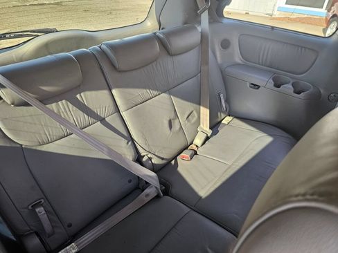 Used 2006 Toyota Sienna XLE w/ XLE Pkg 9 AWD/4WD image 13