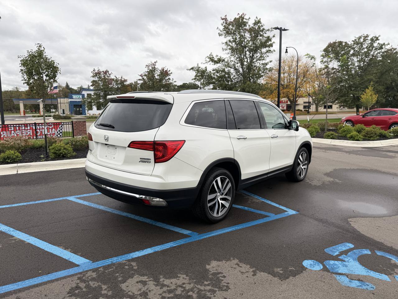Used 2018 Honda Pilot Touring image 5