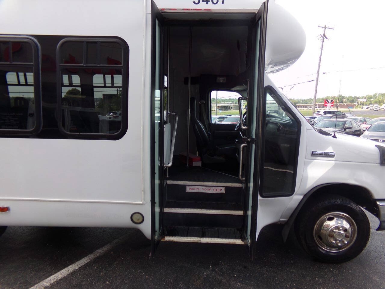 Used 2011 Ford E-350 and Econoline 350 Super Duty w/ Shuttle Bus Prep Pkg RWD image 5